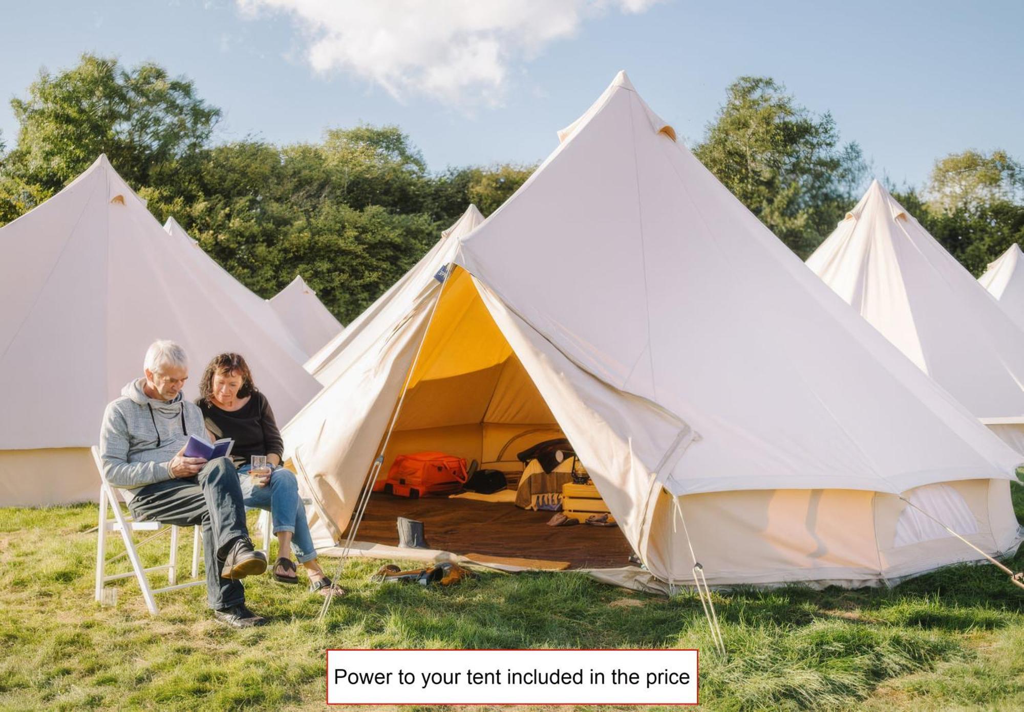 Silverstone Glamping And Pre-Pitched Camping With Intentsgp Hotel Exterior photo