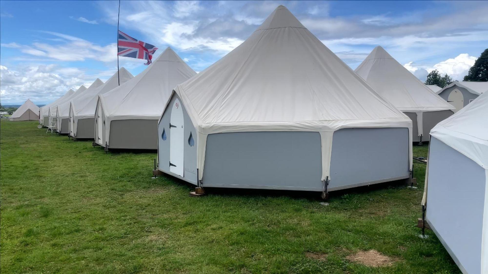 Silverstone Glamping And Pre-Pitched Camping With Intentsgp Hotel Exterior photo