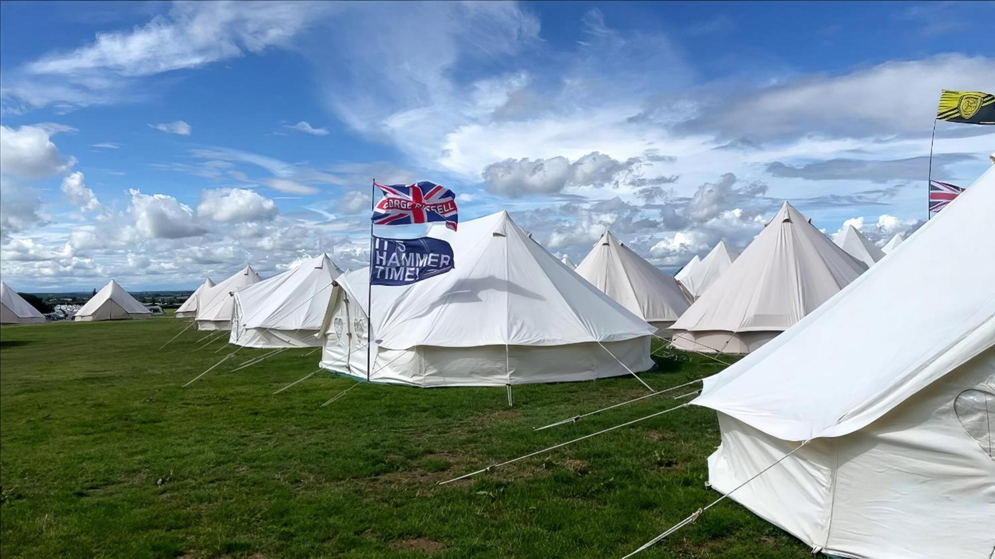 Silverstone Glamping And Pre-Pitched Camping With Intentsgp Hotel Exterior photo